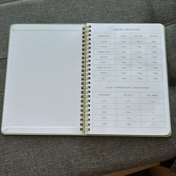 ZICOTO Amazon Aesthetic Blank Recipe Book // Sage Green - Picture 9 of 11
